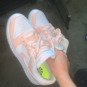 Nike dunk pale coral